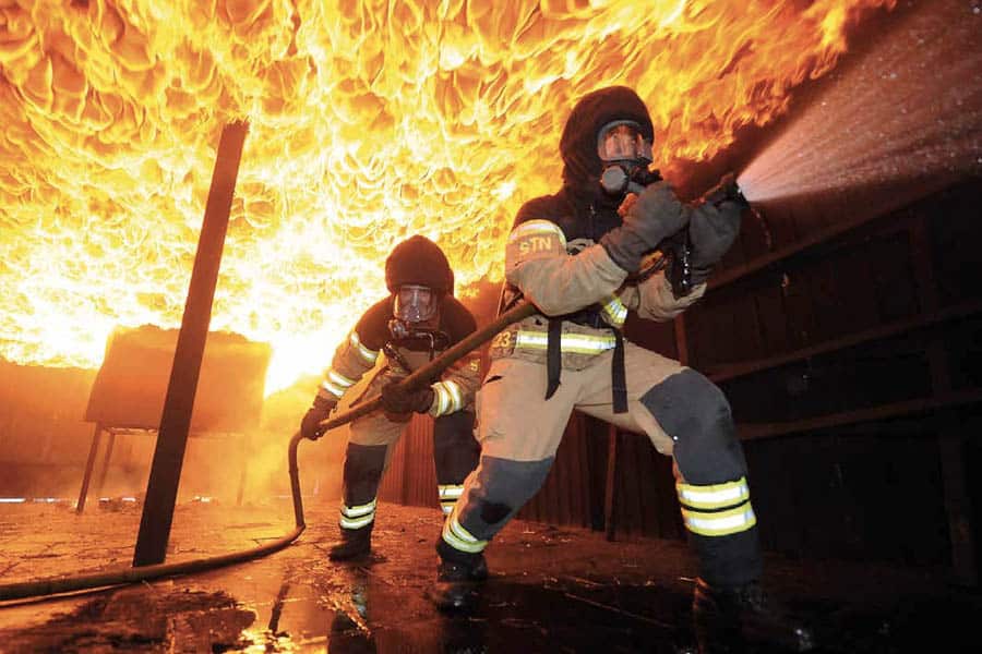 brandutbildning HLR hjärtlungräddning kraftig eld